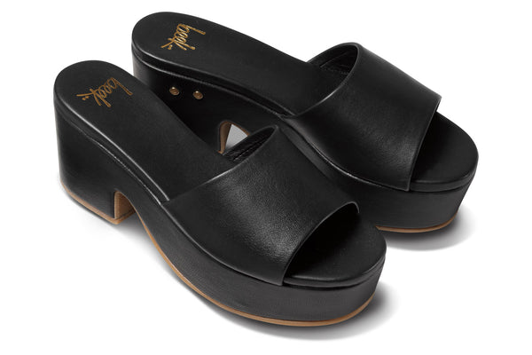 Prinia leather platform heel sandal in black - angle shot