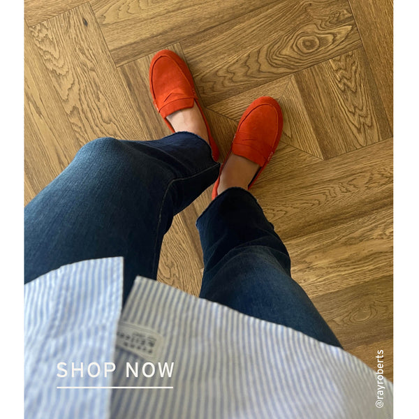 Influencer @rayroberts wearing Moorhen suede moccasins in pumpkin - top view.