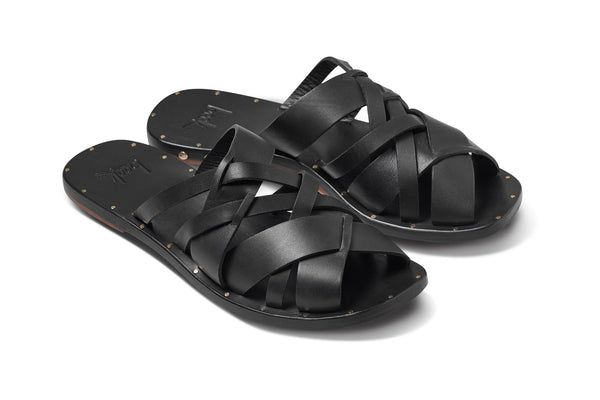 Bittern woven leather sandals in black - angle shot