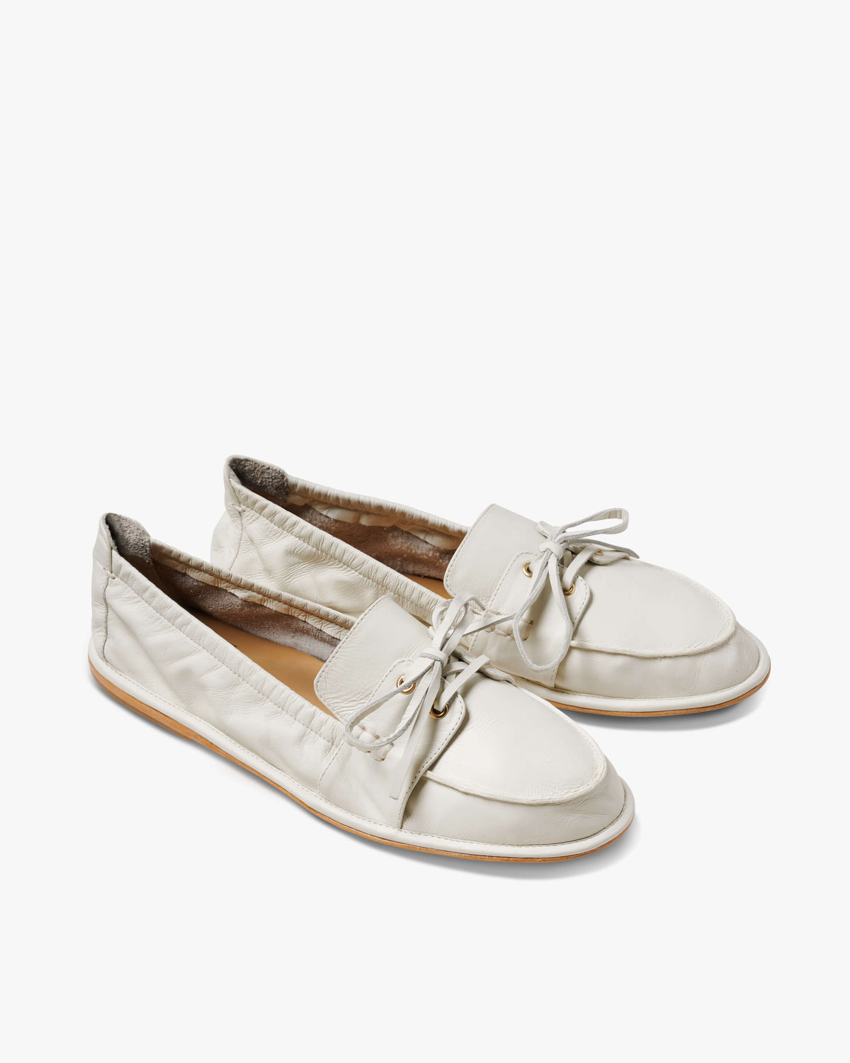 Boatbird leather loafers in vanilla - product angle shot