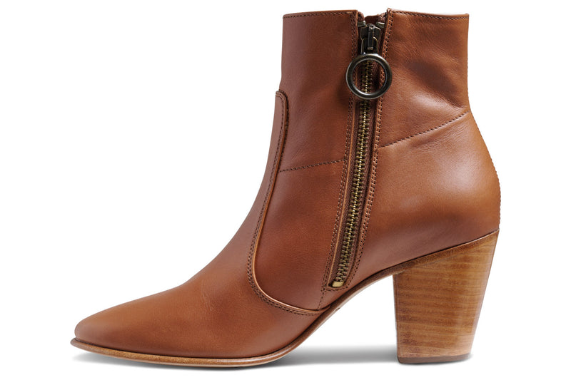 Catbird leather boot in cognac - product inside side shot