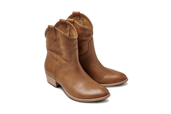 Condor leather boots in tan - product angle shot