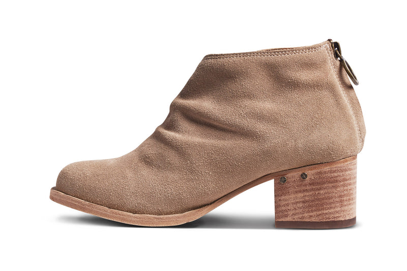 Eaglet suede heeled boot in stone - side shot
