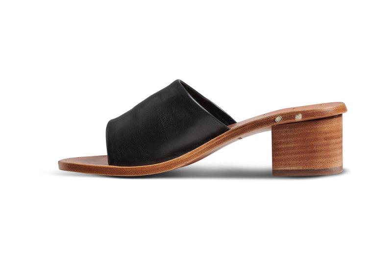 Emerald block heel leather sandal in black - side shot