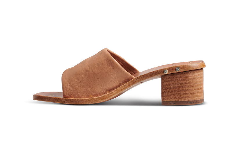 Emerald block heel leather sandal in honey - side shot