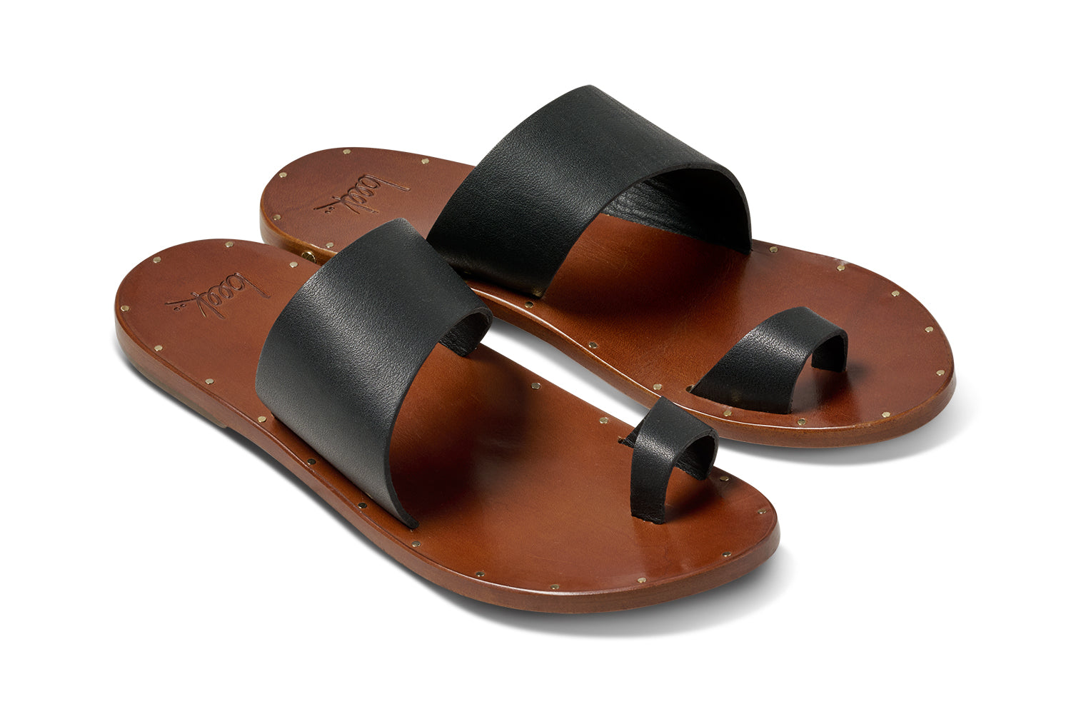 Finch leather toe-ring sandal in black/tan - product angle shot