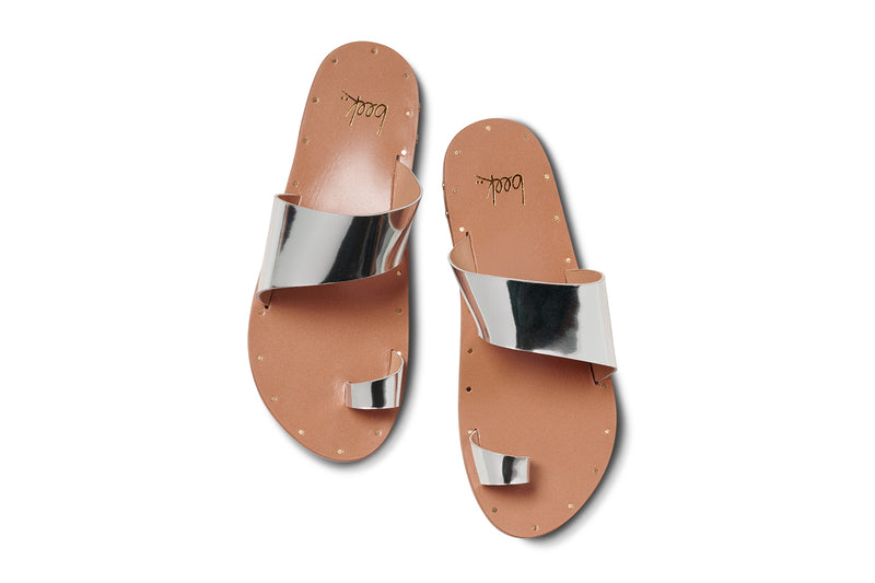 Finch leather toe-ring sandal in high shine silver - product top shot
