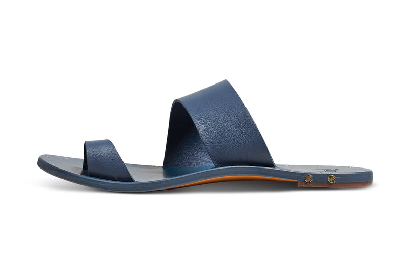 Finch leather toe-ring sandal in navy - product side shot