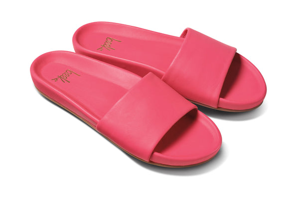 Gallito leather slide sandal in azalea - angle shot