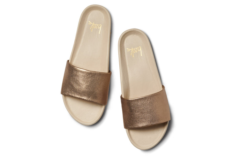 Gallito leather slide sandal in gold/eggshell - top shot