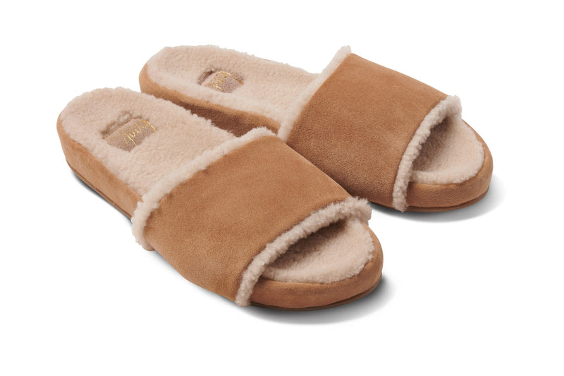 Gallito Más Shearling suede slide sandal in almond - angle shot