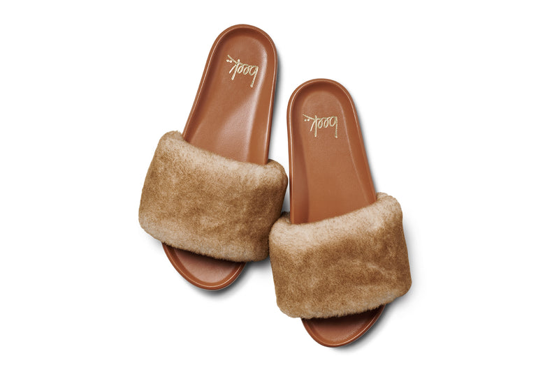Gallito Más Shearling slide sandals in honey/tan - product top shot