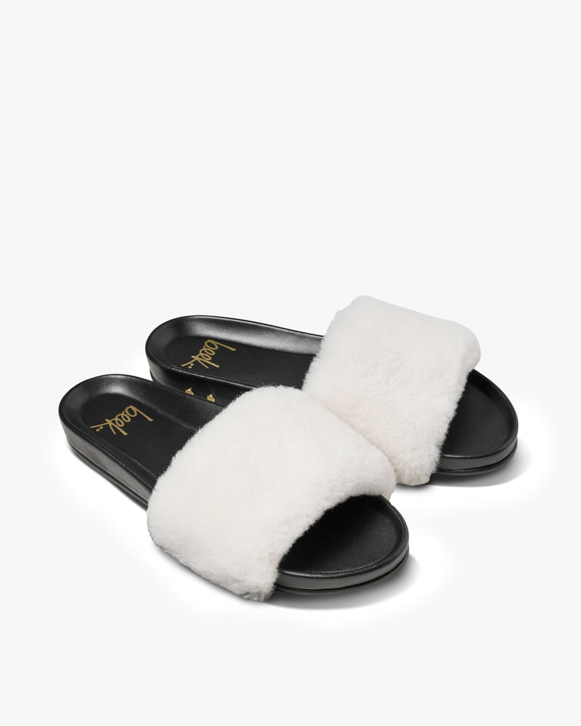 Gallito Más Shearling in natural/black - product angle shot