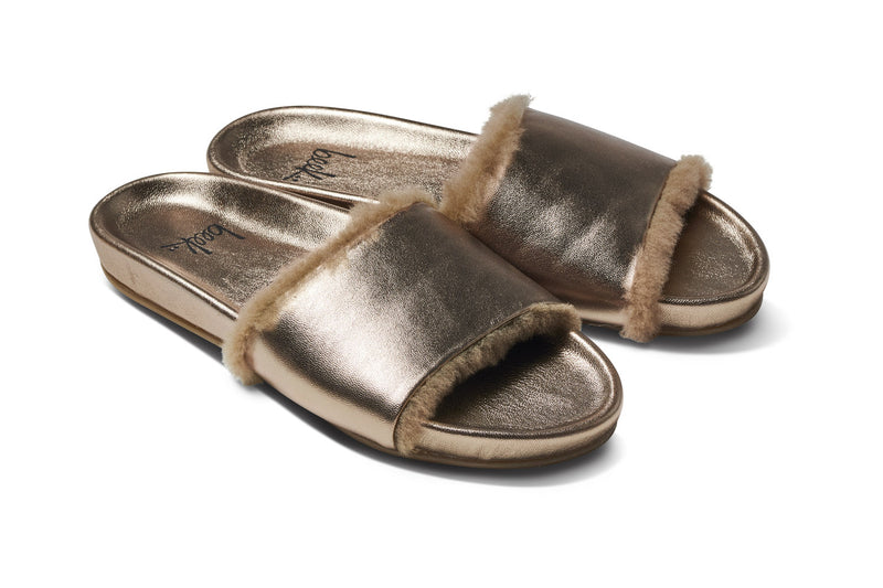 Gallito Shearling leather slide sandals in bronze - angle shot