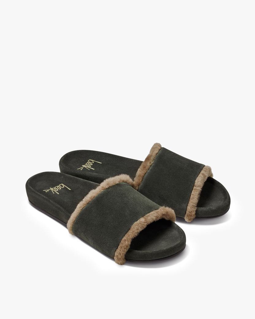 Gallito Shearling suede slide sandals in ivy - product angle shot
