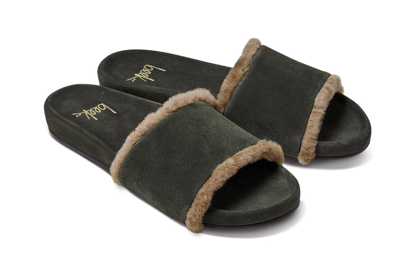Gallito Shearling suede slide sandals in ivy - product angle shot