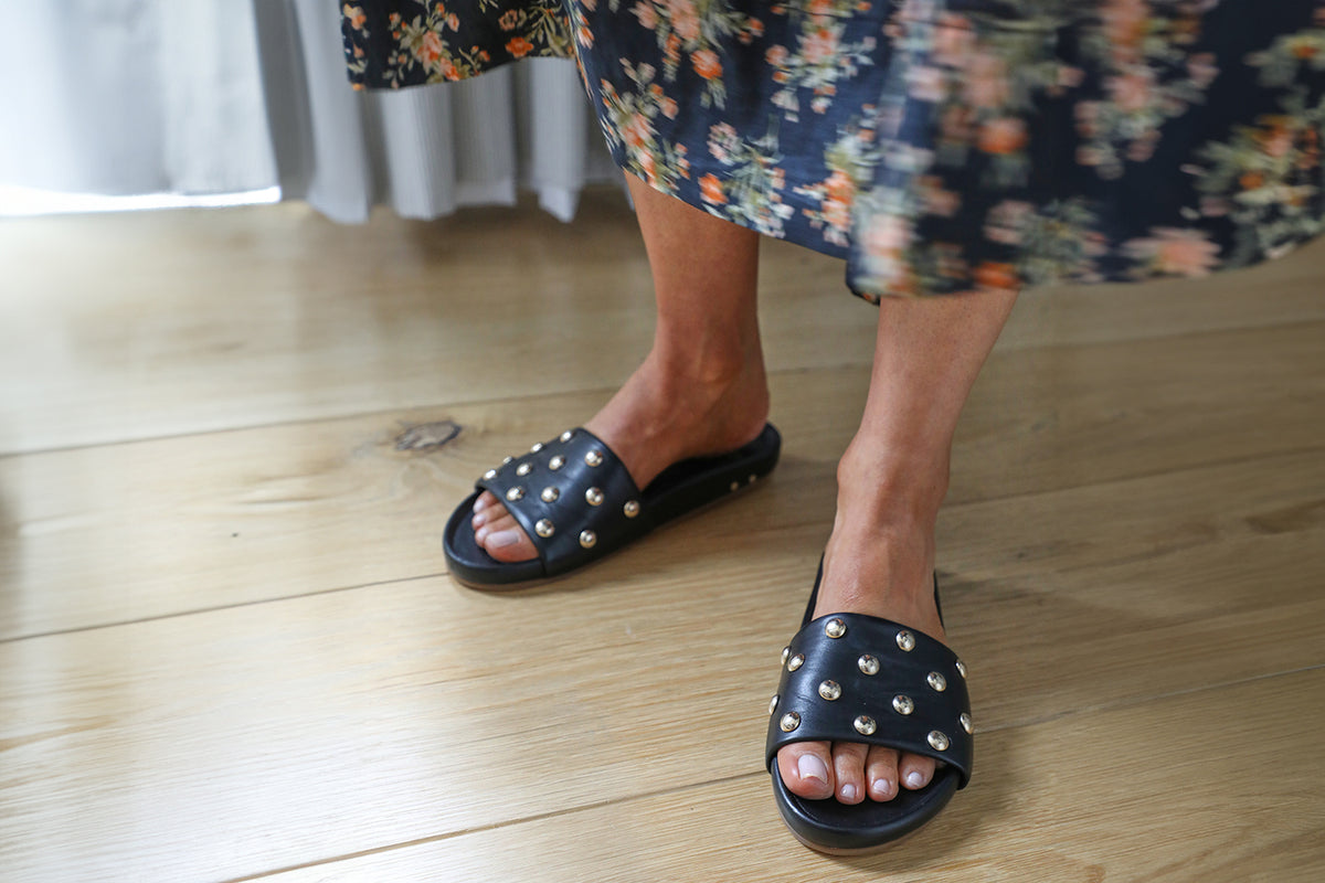 call it spring★ 編み・ビーズ刺繍 ★ 厚底★ スライドサンダル Summer 2023 Catalog | beek