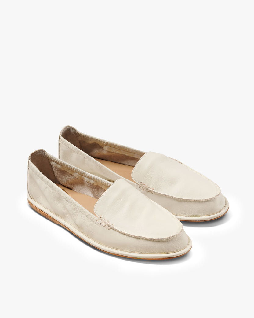 Griffin leather loafers in vanilla - product angle shot