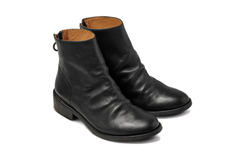 Hawk leather ankle boot in black - product angle shot