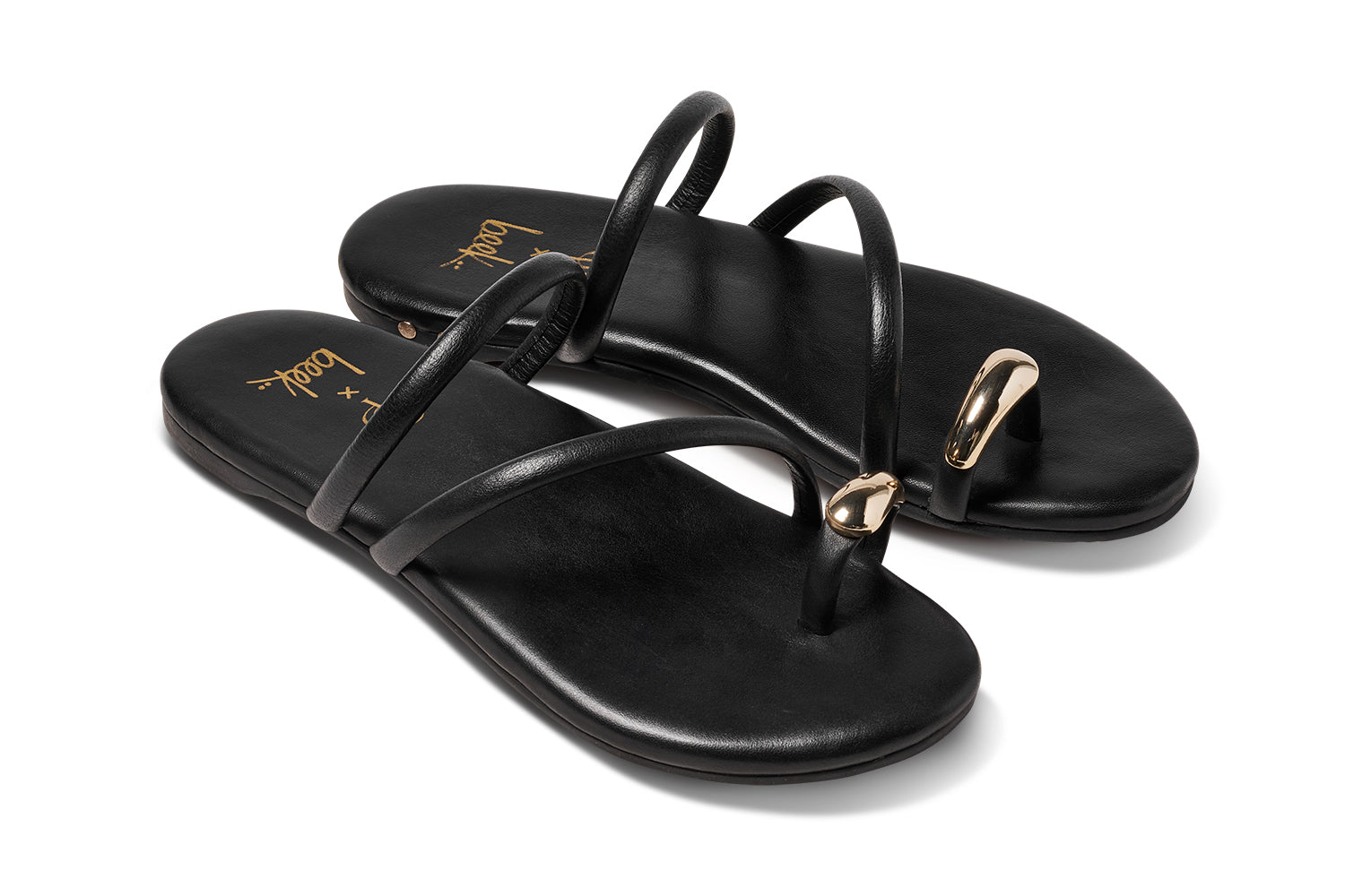 Itsybitsybird leather toe-ring sandals in black - product angle shot