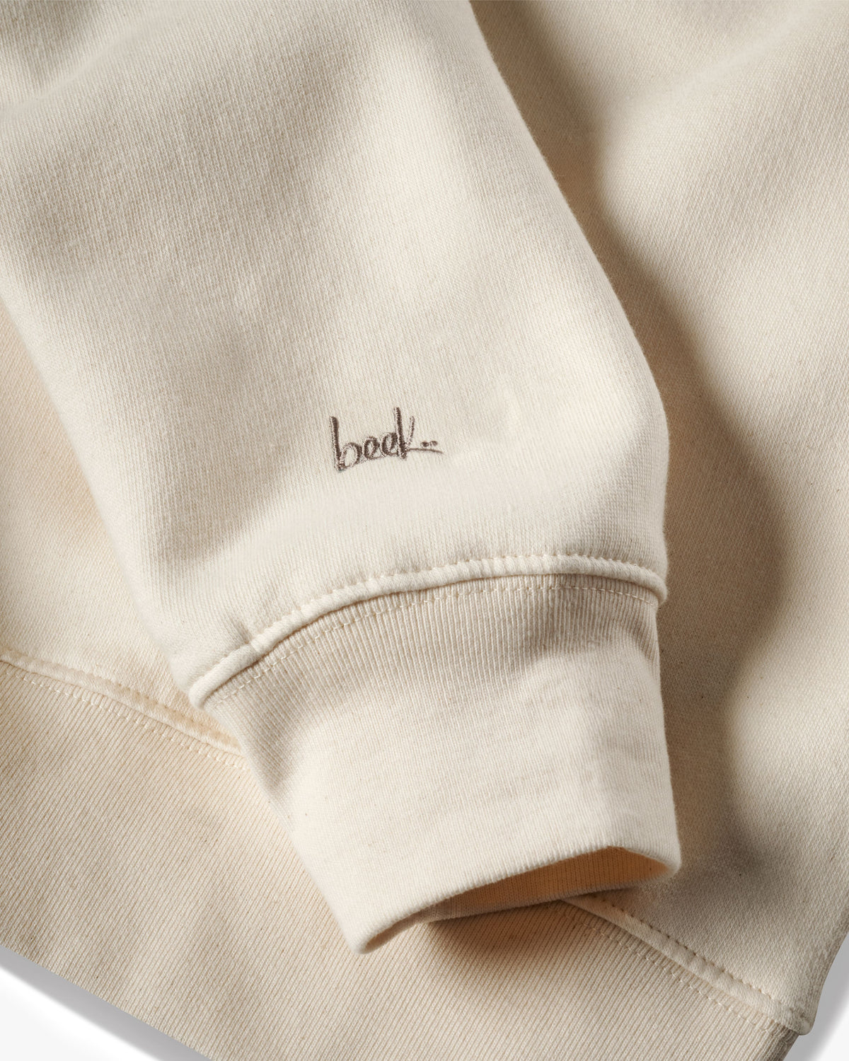 Little Bird Sweatshirt in vintage white - product detail shot