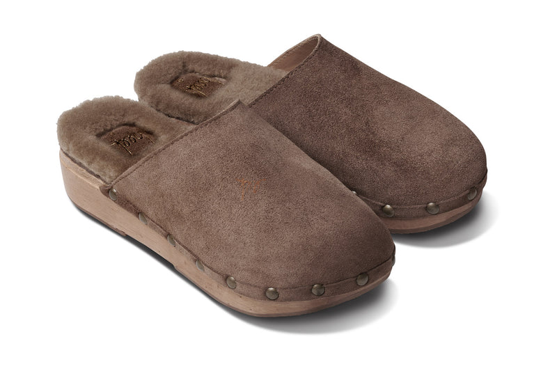 Mallard Shearling clogs in pecan - angle shot