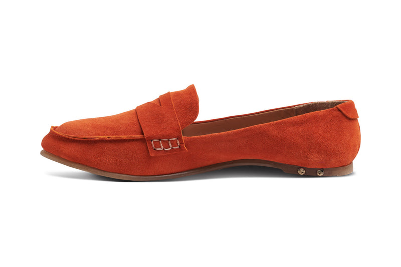 Moorhen suede moccasin in pumpkin - side shot