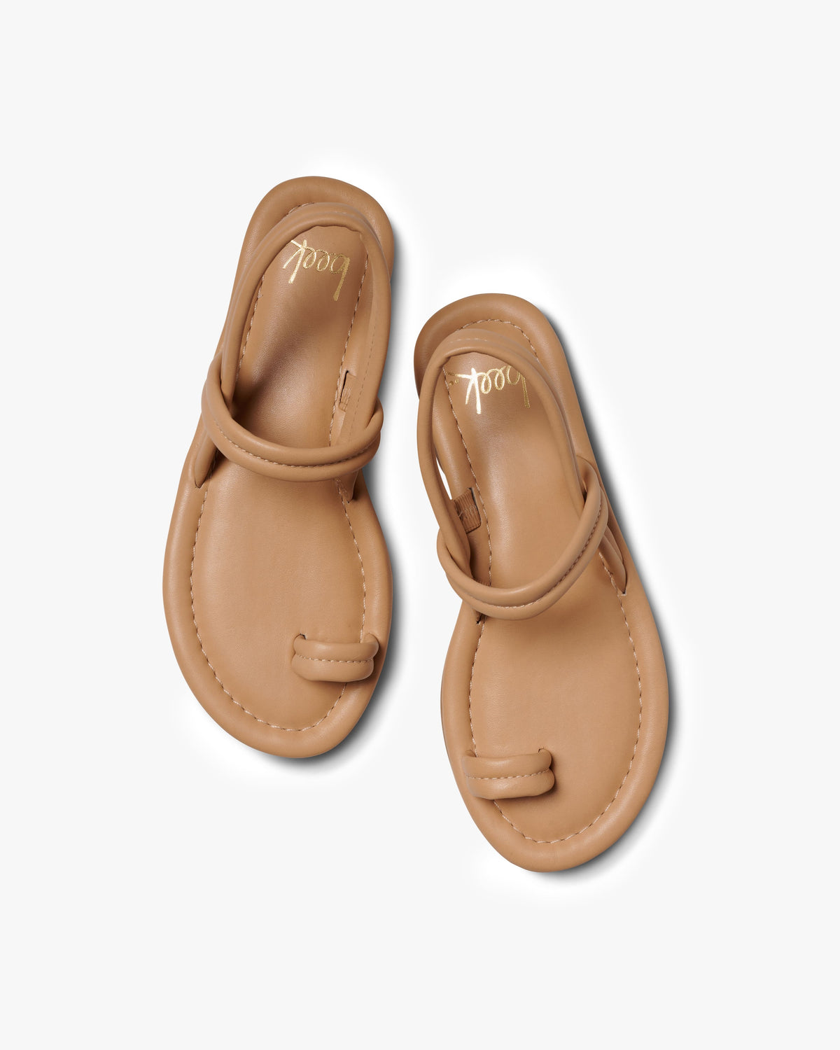 Pavo leather sandal in beach - product top shot