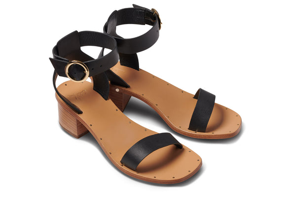 Sapphire block heel sandal in black - angle shot