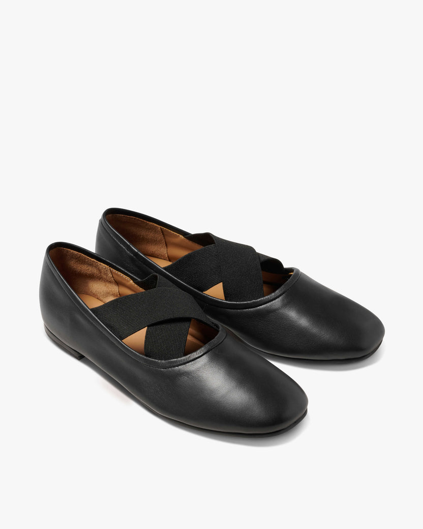 Serin leather ballet shoes in black - product angle shot