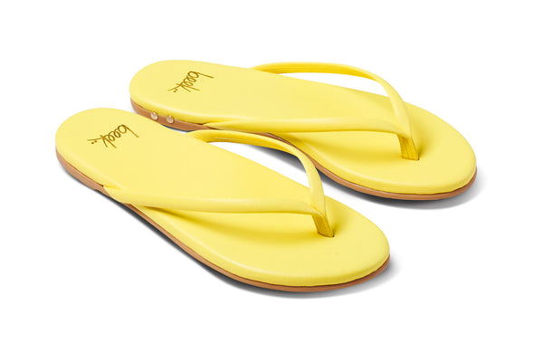 Sunbeam leather flip flop sandal in citrus - angle shot