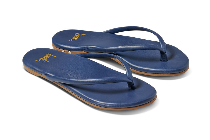 Sunbeam leather flip flop sandal in navy - product angle shot