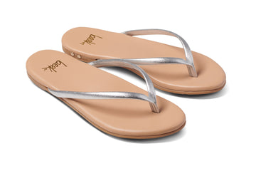 Sunbeam leather flip flop sandal in silver/beach - angle shot