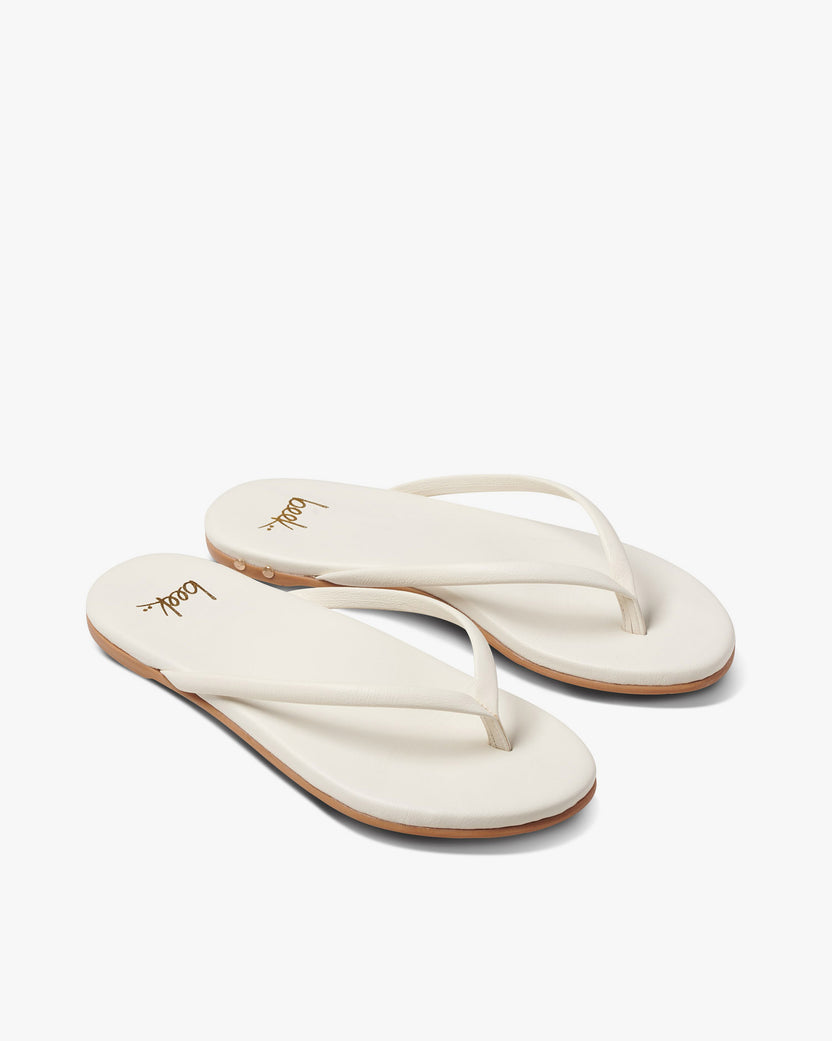 Sunbeam leather flip flop sandal in vanilla - product angle shot