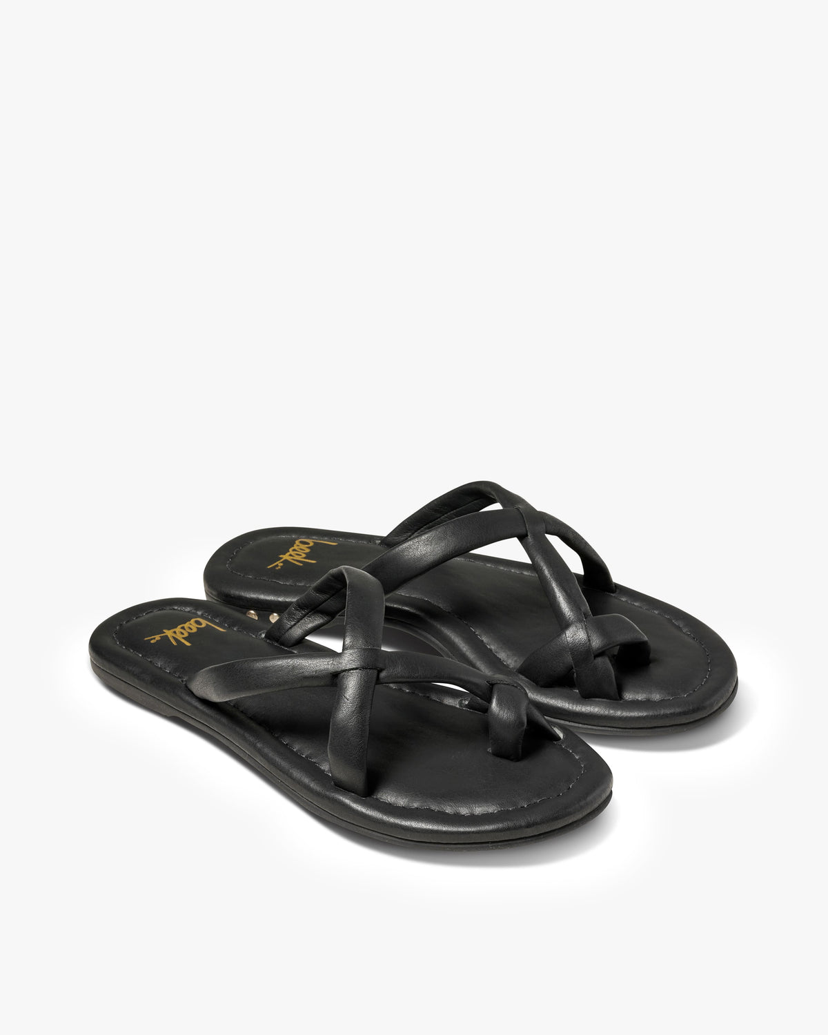 Sungem leather toe-ring sandal in black - product angle shot