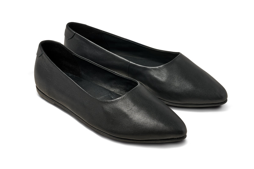 Swoop leather ballet slipper in black - product angle shot
