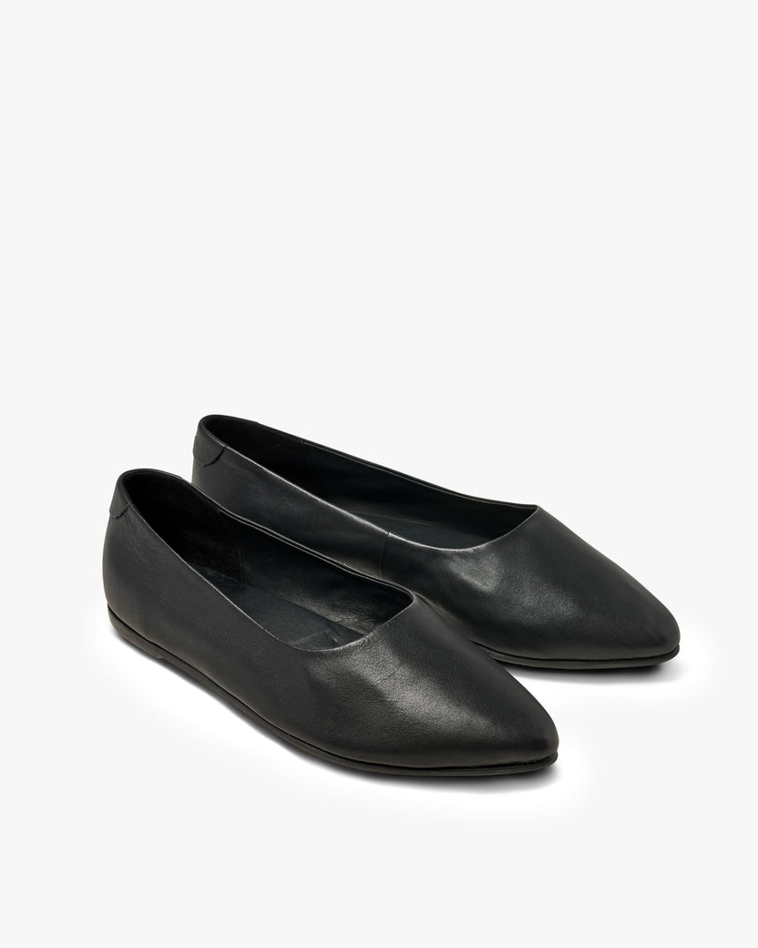 Swoop leather ballet slipper in black - product angle shot