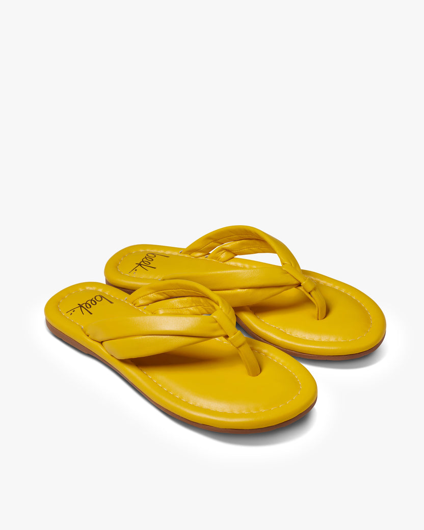 Toucan leather flip flop sandal in lemon - product angle shot