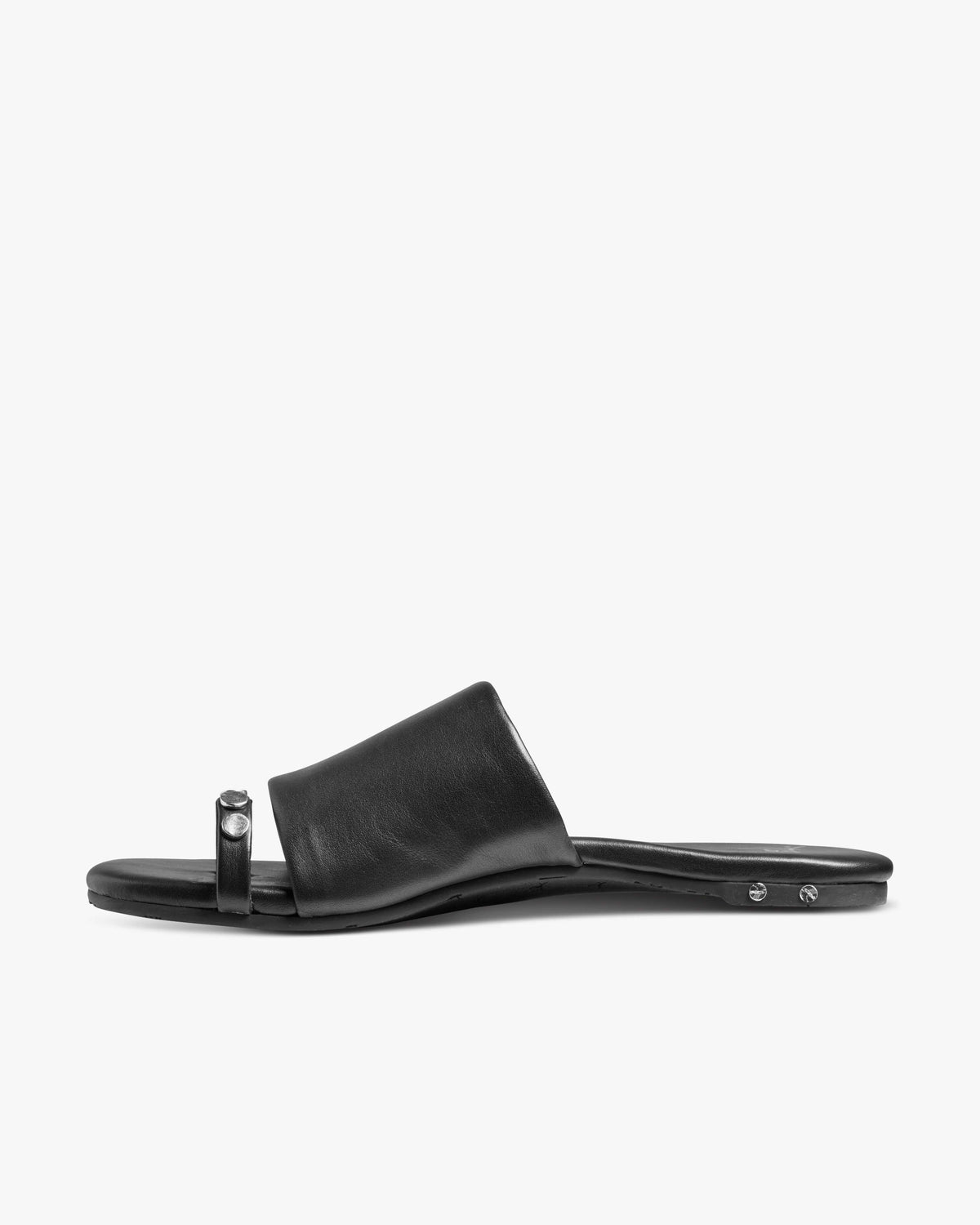 Vireo leather toe-ring sandal in black - product side shot
