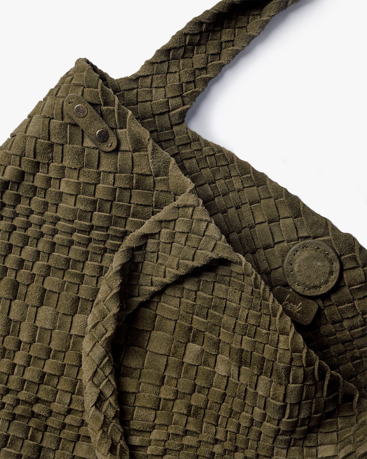 Willet woven shoulder handbag in olive - product detail shot