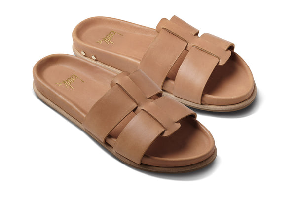 Courser leather slide sandal in honey - product angle shot