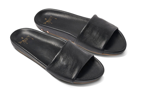 Gallito slide sandal - black - angle shot