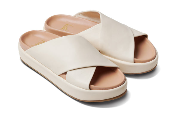 Kite platform sandal - eggshell - angle shot