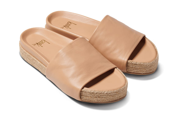 Pelican Jute platform sandal - beach - angle shot