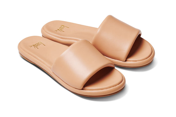 Puffbird slide sandal - beach - angle shot