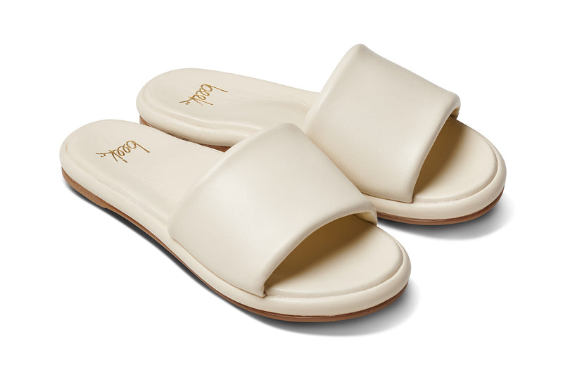 Puffbird slide sandal - eggshell - angle shot