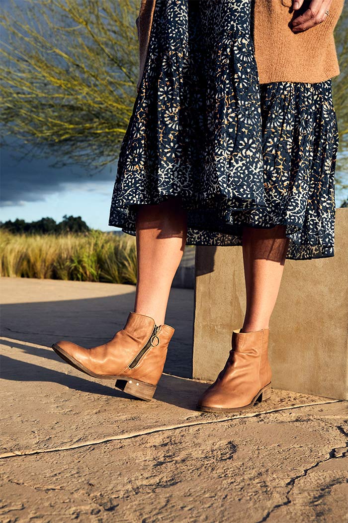 Quail boot - saddle - on model shot
