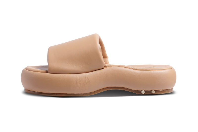 Trumpeter leather platform sandal in beach - product side shot